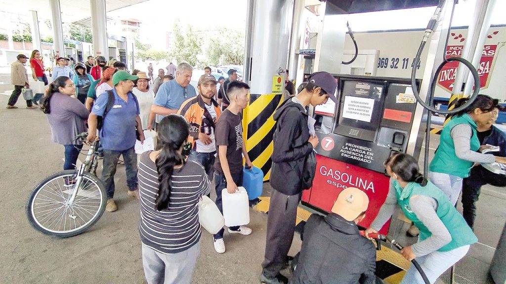ANH dice que se mantiene la venta de gasolina en bidones; se debe presentar carnet y fotocopia