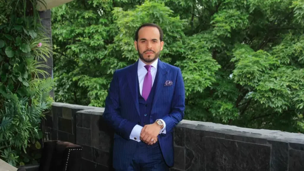 Abelardo de la Espriella entregó más de 4,8 millones de firmas a la Registraduría para ser candidato a la Presidencia: ‘Aquí manda el pueblo’ Abelardo de la Espriella entregó más de 4,8 millones de firmas a la Registraduría para ser candidato a la Presidencia: 'Aquí manda el pueblo'