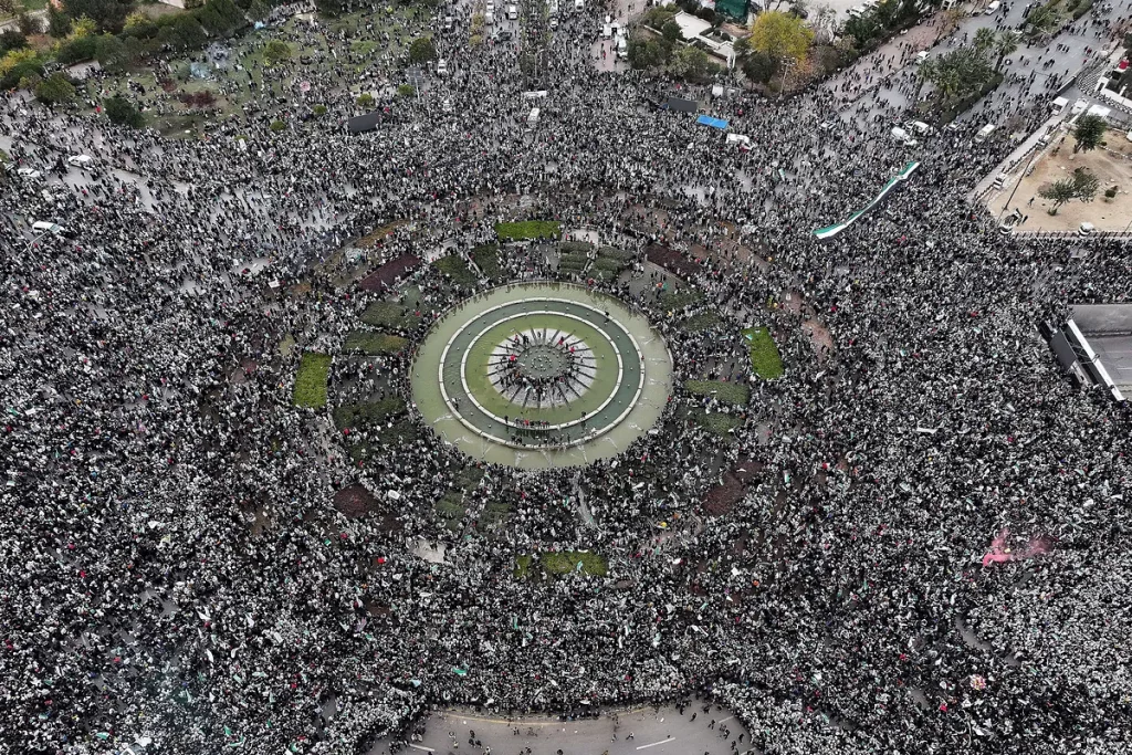 Al Sharaa promete reconstruir Siria en el primer aniversario de la caída de Asad Al Sharaa promete reconstruir Siria en el primer aniversario de la caída de Asad