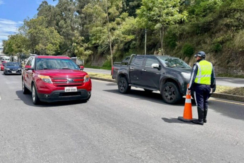 Al menos 6 tipos de operativos de tránsito se realizan este miércoles 24 de diciembre en Quito Al menos 6 tipos de operativos de tránsito se realizan este miércoles 24 de diciembre en Quito