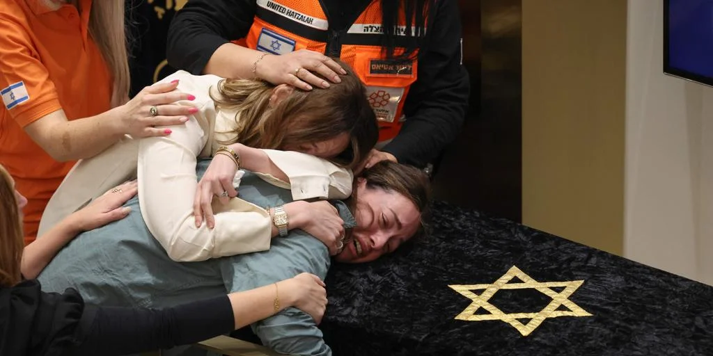 Australia conmemora el primer funeral por las víctimas del ataque en la playa de Sídney Australia conmemora el primer funeral por las víctimas del ataque en la playa de Sídney