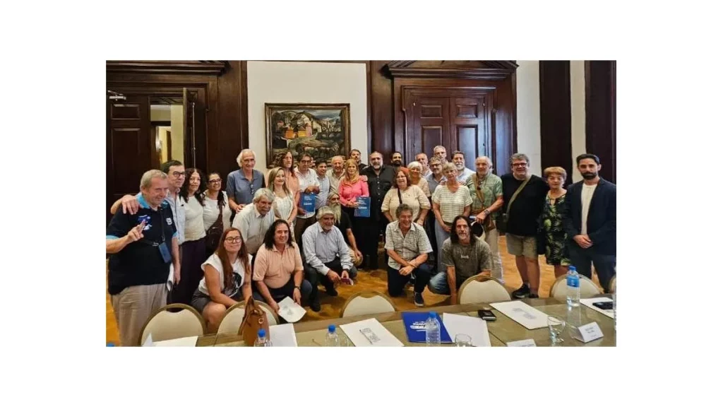 Axel Kicillof se reúne con las dos CTA para ratificar el rechazo a la reforma laboral Axel Kicillof se reúne con las dos CTA para ratificar el rechazo a la reforma laboral