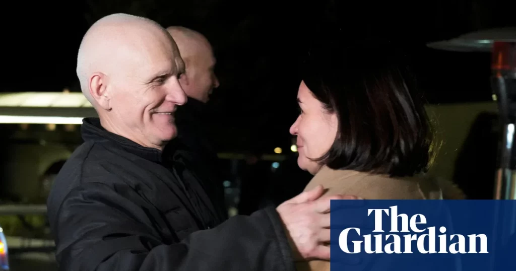 Bielorrusia libera a 123 prisioneros, incluidos líderes de la oposición, después de que Estados Unidos levante las sanciones | Bielorrusia