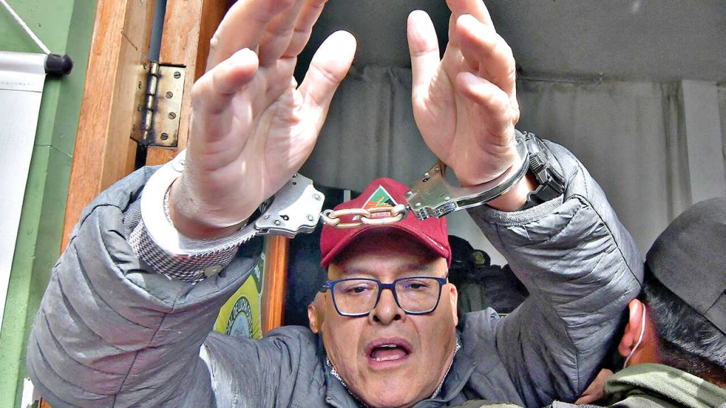 “Bienvenido a las cárceles del pueblo”