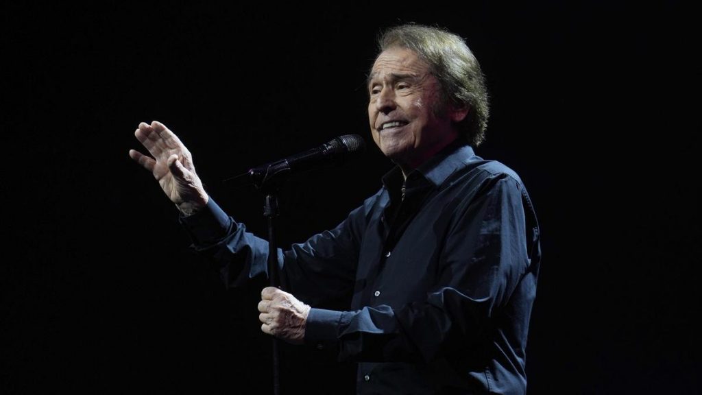 CONCIERTO EN MADRID | Hay Raphael para rato: el cantante hace otra demostración de fuerza con su concierto en el Movistar Arena