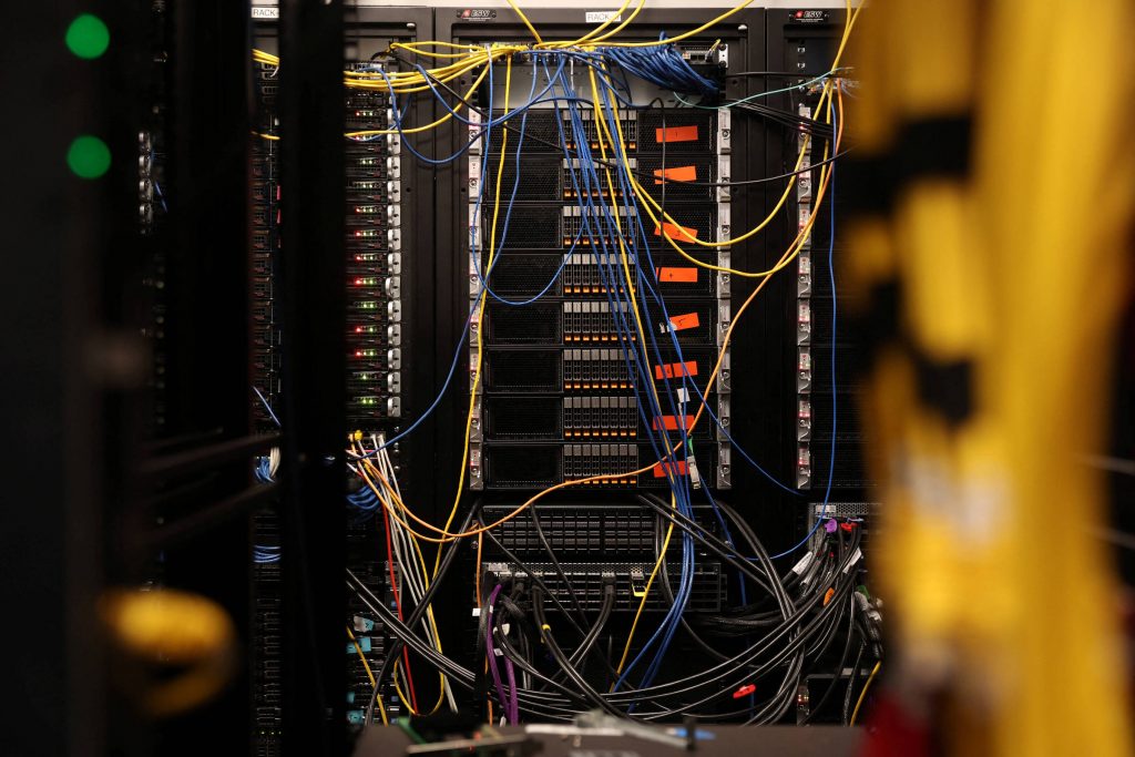 Centros de datos van a presionar a la red eléctrica de Brasil - 20/12/2025 - Economía