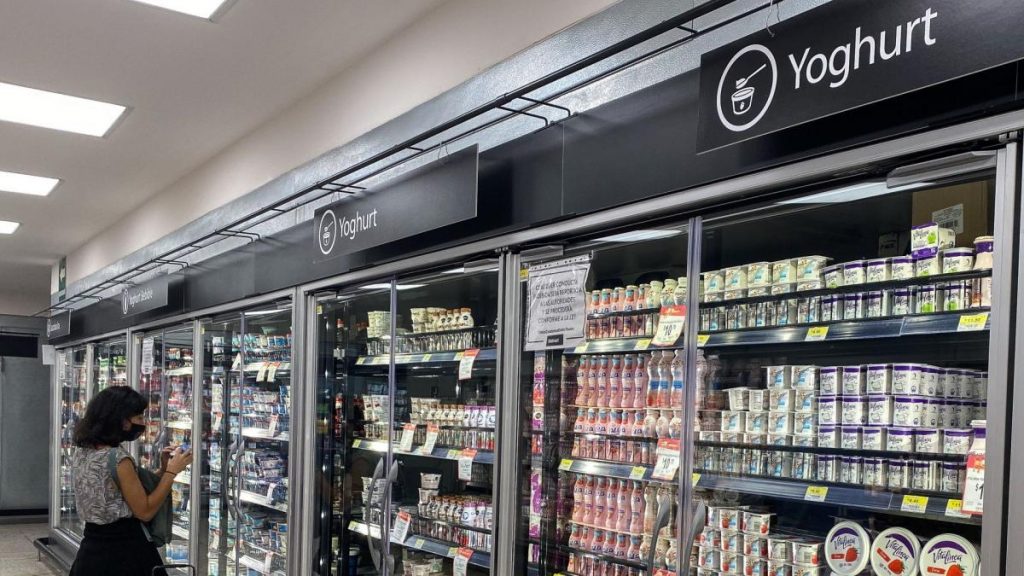 China anuncia aranceles temporales de hasta el 42,7% para productos lácteos de la UE