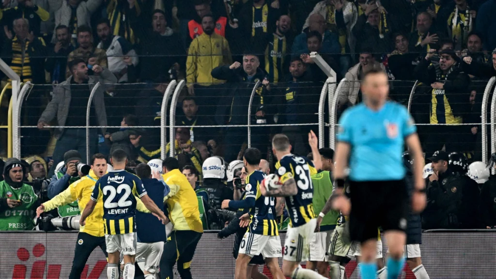 Compañeros de Jhon Durán y Dávinson Sánchez fueron capturados y enviados a prisión por el escándalo de apuestas deportivas ilegales en Turquía.