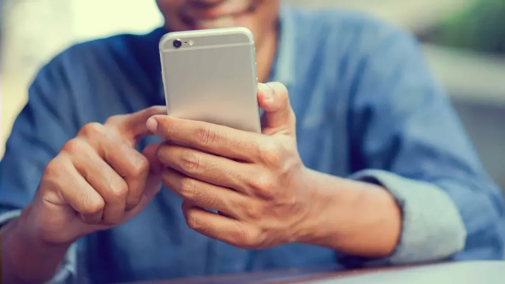 Cuatro maneras de aprovechar un teléfono celular viejo al que ya no le das uso