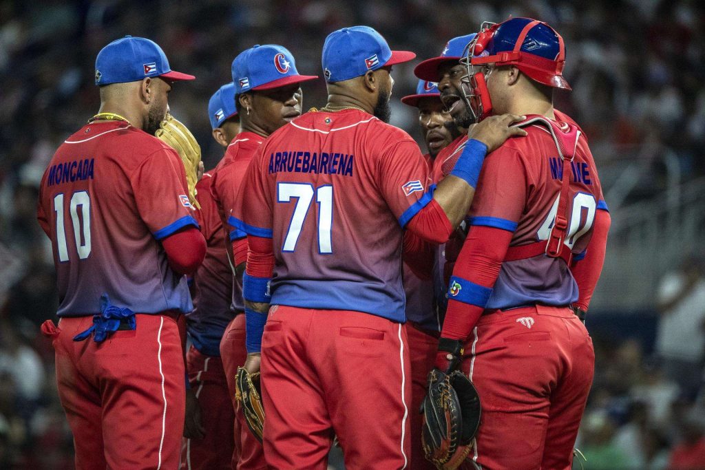 Cuba se acerca al VI Clásico Mundial de béisbol Cuba se acerca al VI Clásico Mundial de béisbol