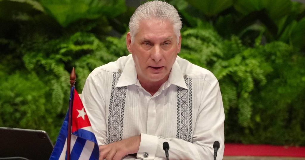 Díaz-Canel envía mensaje de felicitación a los cubanos con una petición para el 2026