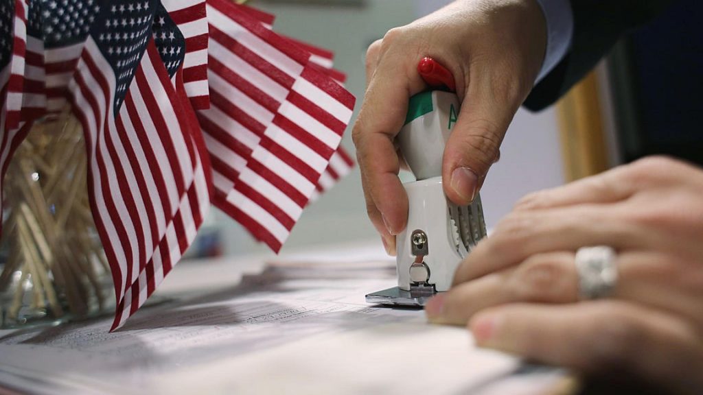 EEUU redujo la duración de los permisos de trabajo para solicitantes de asilo EEUU redujo la duración de los permisos de trabajo para solicitantes de asilo