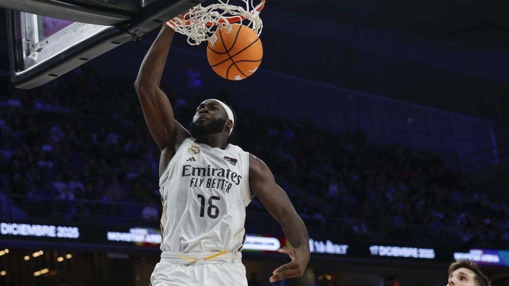 El Real Madrid aplasta al Bàsquet Girona sin Tavares ni Hezonja (112-76) El Real Madrid aplasta al Bàsquet Girona sin Tavares ni Hezonja (112-76)