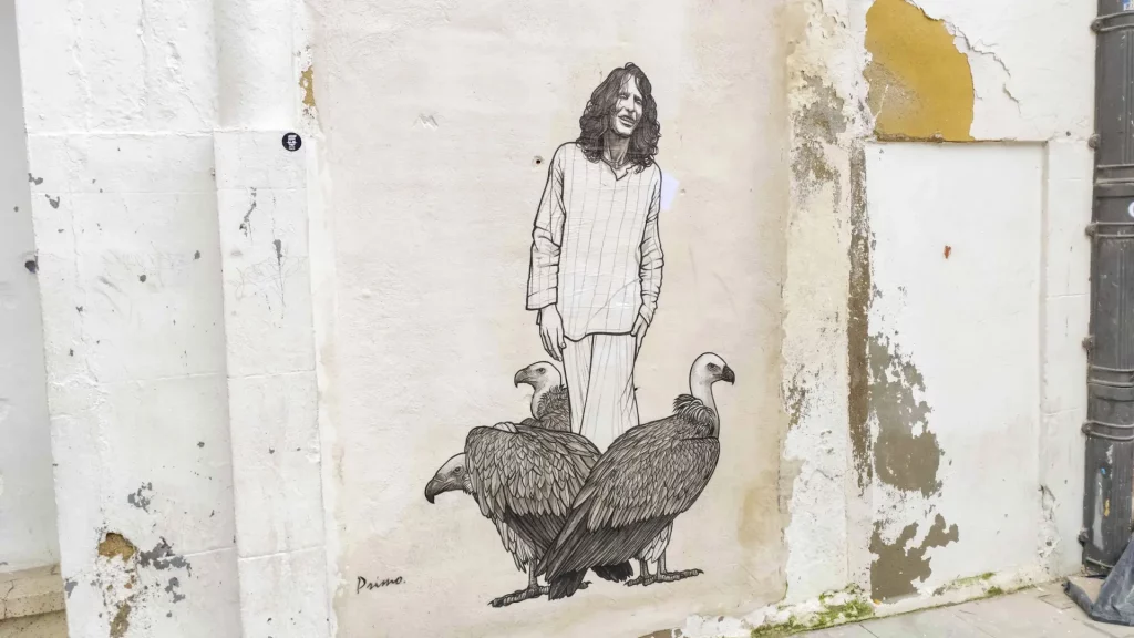 El artista urbano Primo homenajea a Robe Iniesta con un mural en su Plasencia natal