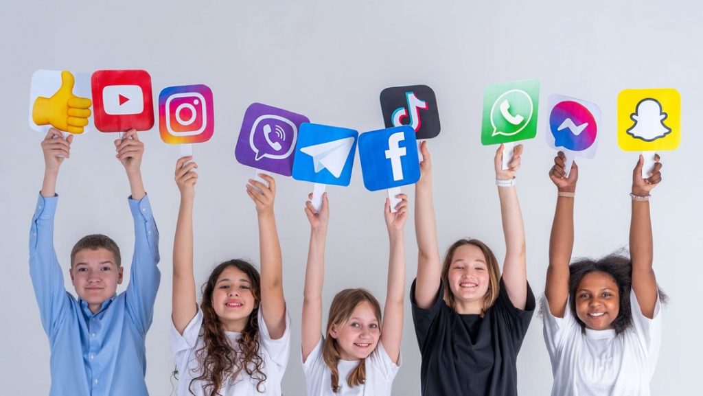 El costo invisible de TikTok: cómo los videos cortos afectarían la mente de niños y adolescentes