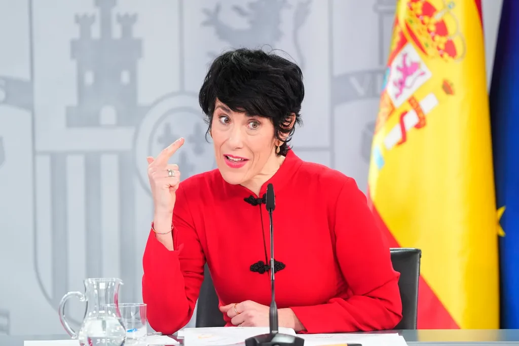 El gasto en pensiones iguala ya los ingresos de toda la industria turística española en su año récord El gasto en pensiones iguala ya los ingresos de toda la industria turística española en su año récord