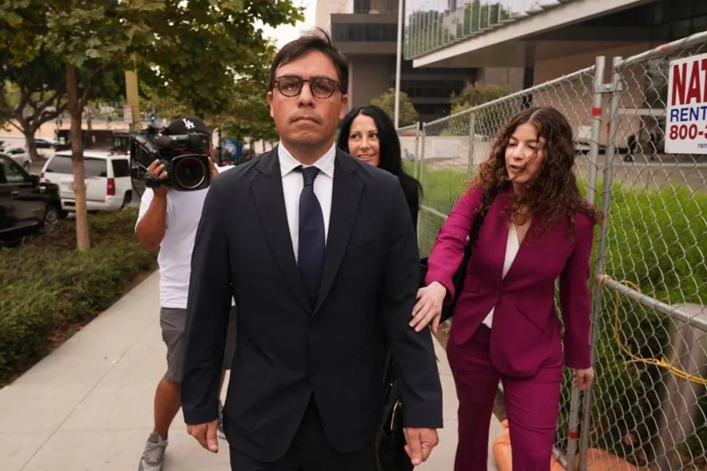 El médico responsable de la muerte de Matthew Perry, condenado a 30 meses de prisión