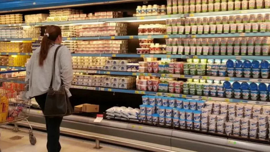 Emblemática marca de leche, quesos y yogurt no paga sueldos y tiene sus plantas paradas