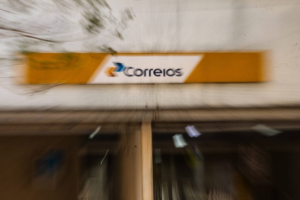 Empregados dos Correios ameaçam greve nacional - 23/12/2025 - Economía