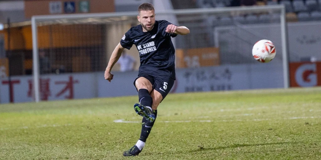 «En el vestuario del Madrid cada uno tira por lo suyo, y eso se nota» «En el vestuario del Madrid cada uno tira por lo suyo, y eso se nota»