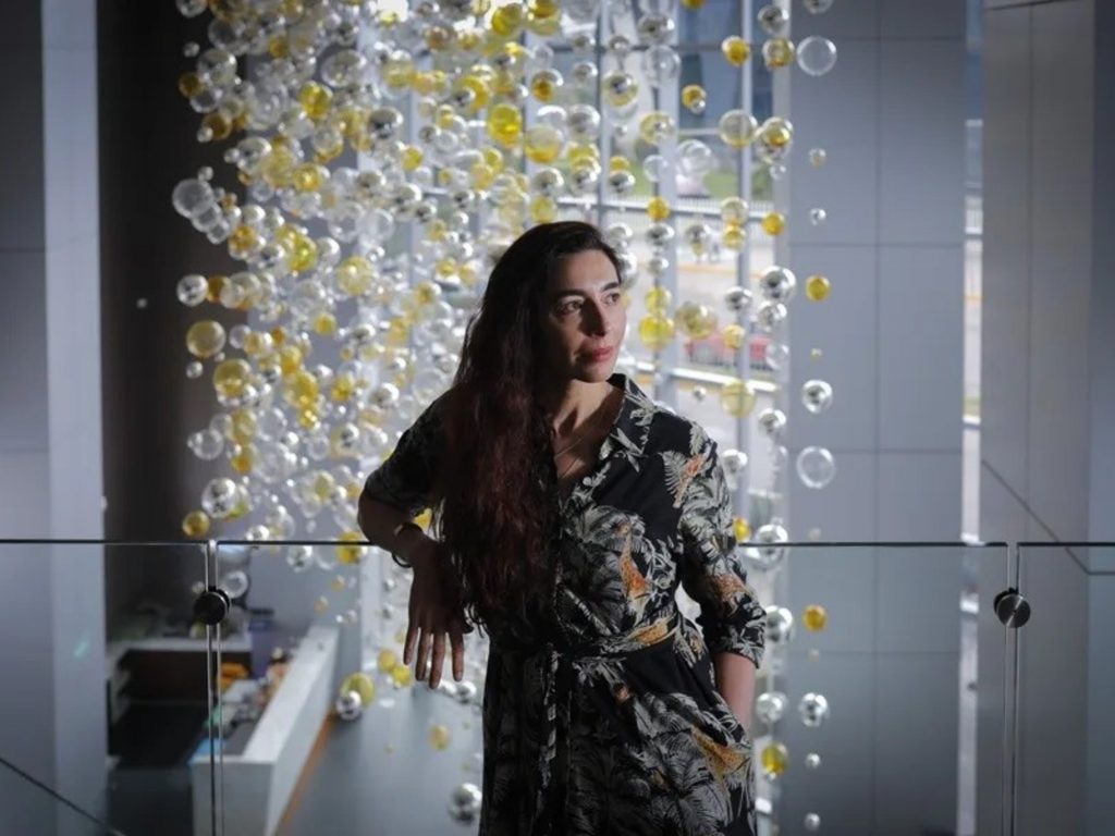 “Escribimos desde la extrañeza, una tradición muy latinoamericana y rioplatense”