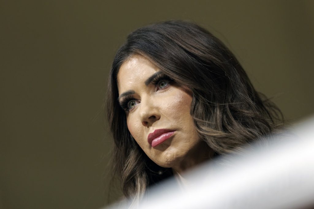 Estados Unidos cancela programas de reunificación familiar para Cuba y otros seis países