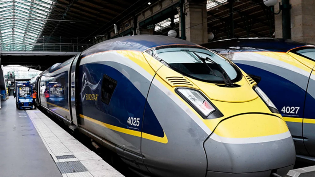 Eurostar suspende hasta nuevo aviso todos los trenes entre Londres, París, Ámsterdam y Bruselas por un problema técnico en el Canal de la Mancha Eurostar suspende hasta nuevo aviso todos los trenes entre Londres, París, Ámsterdam y Bruselas por un problema técnico en el Canal de la Mancha