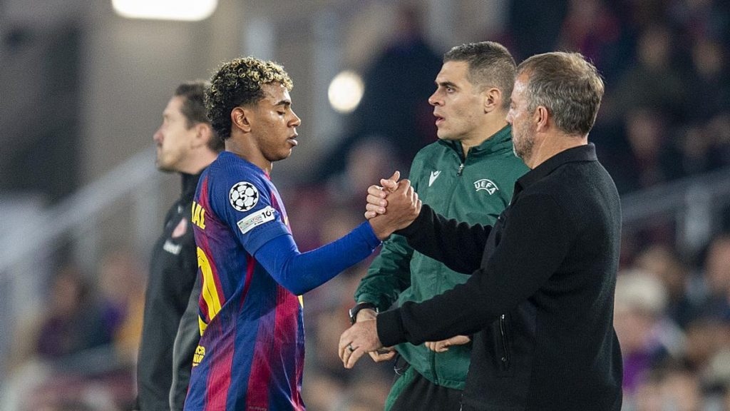 Fastidio de Lamine Yamal con la sustitución; Flick le resta importancia: "Lo acepto, no hay problema."