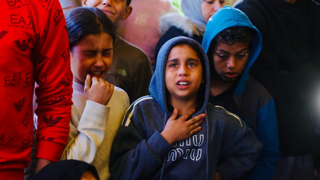 Fiscal de la CPI condena las sanciones de Estados Unidos, argumentando que ponen a los funcionarios judiciales a la par de los 'narcotraficantes'