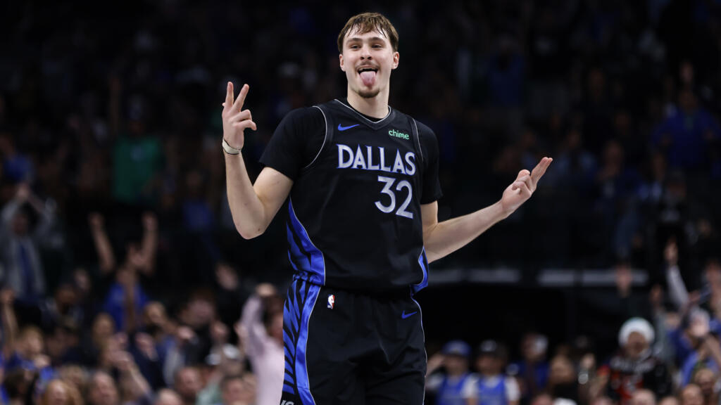 Flagg anota 33 puntos y los Mavericks le cortan el paso a los Nuggets de Jokic Flagg anota 33 puntos y los Mavericks le cortan el paso a los Nuggets de Jokic