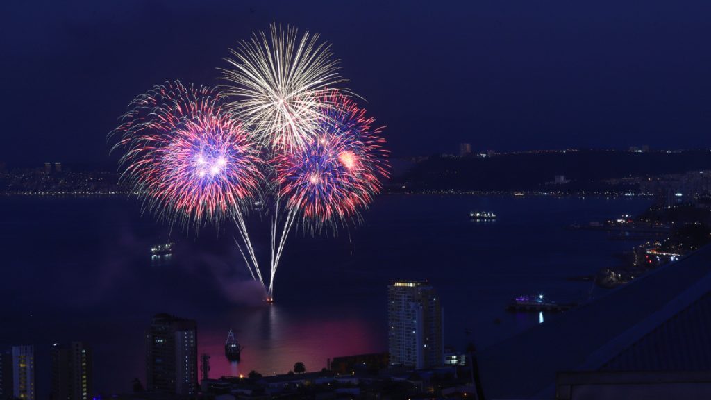 (Fotos) Valparaíso calienta motores: Así fue el ensayo de los fuegos artificiales