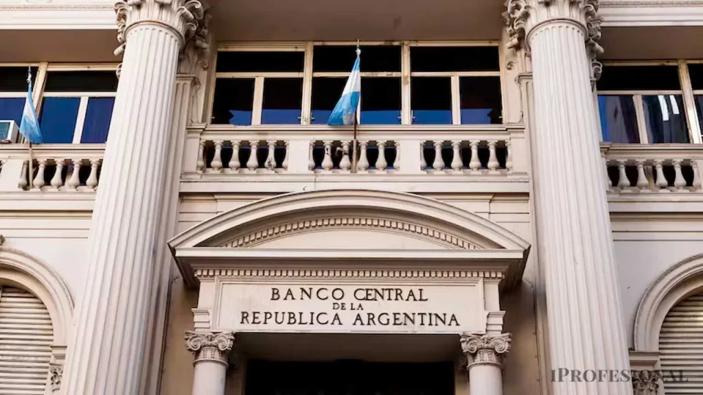 Funcionarios del Banco Central investigados por maniobras cambiarias en el cepo K