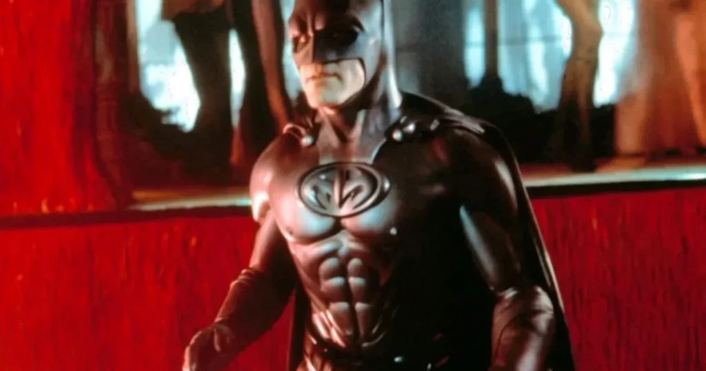 George Clooney bromea sobre su Batman y "los pezones"