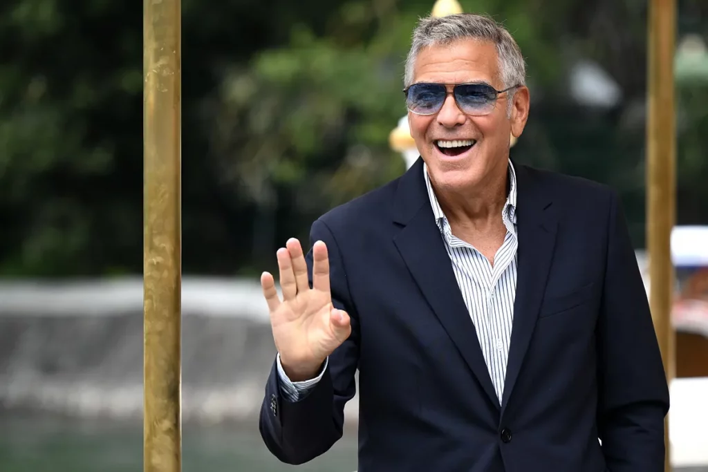 George Clooney: "Nada te pone más los pies en el suelo que dos gemelos de ocho años vomitándote encima a la vez"