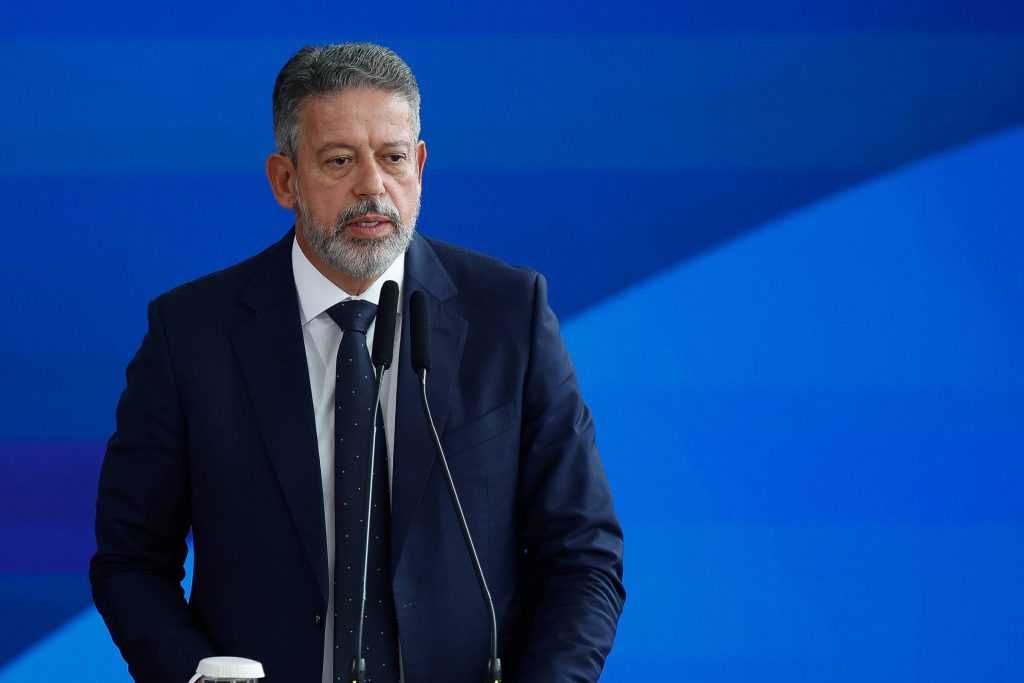 Glauber chama Lira de 'articulador do Orçamento secreto' - 12/12/2025 - Painel