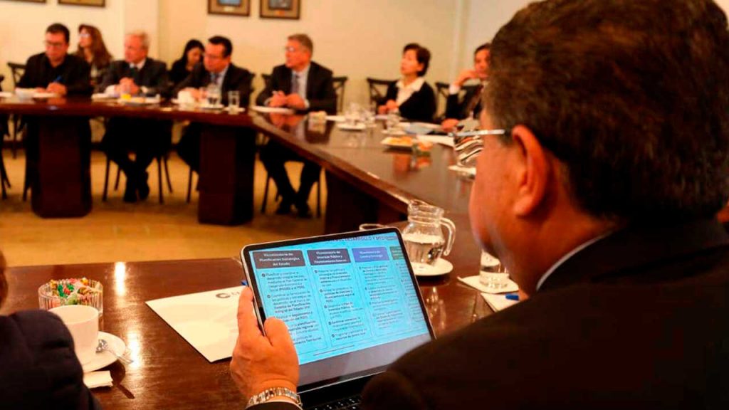 Gobierno alista plan de desarrollo que contempla megaproyectos