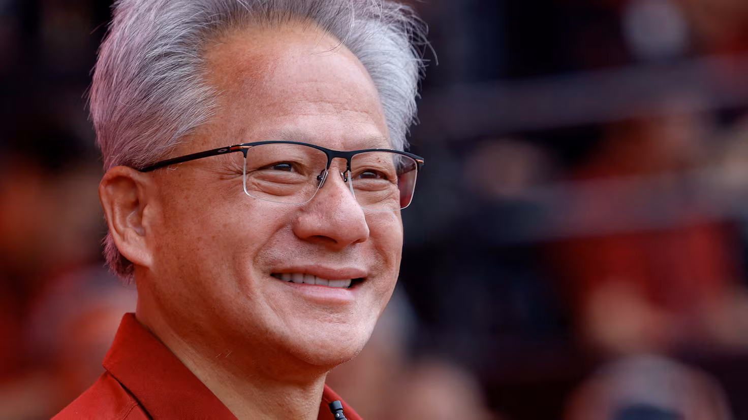 Jensen Huang, CEO de Nvidia: “En Estados Unidos tardan tres años en construir un centro de datos y en China hacen un hospital en un fin de semana” Jensen Huang, CEO de Nvidia: “En Estados Unidos tardan tres años en construir un centro de datos y en China hacen un hospital en un fin de semana”