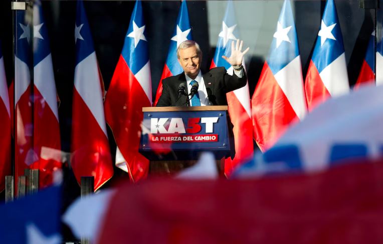 José Kast prometió “paz, orden y justicia” tras su victoria en presidenciales de Chile José Kast prometió "paz, orden y justicia" tras su victoria en presidenciales de Chile