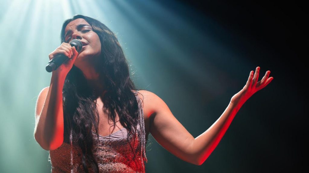 Júlia Colom, un arte de la canción poderosa y sutil en l'Auditori