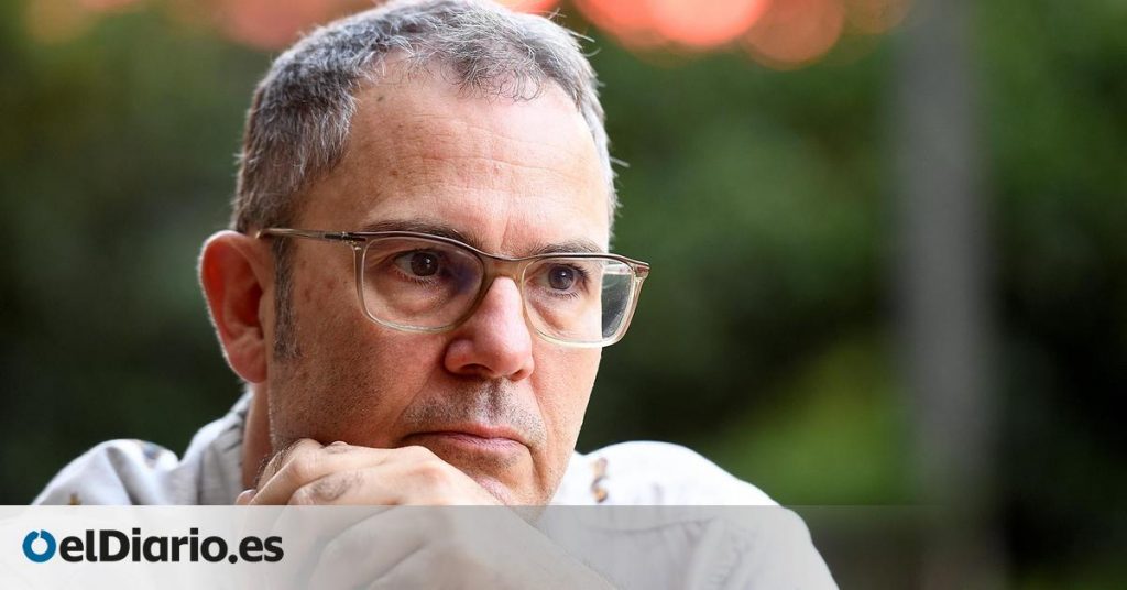 “Juntar a 70.000 personas frente a un escenario donde solo un 5% ve al artista no es crear comunidad”