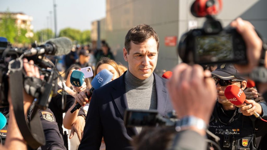 La Audiencia de Badajoz resitúa el juicio al hermano de Pedro Sánchez a las puertas de las elecciones andaluzas