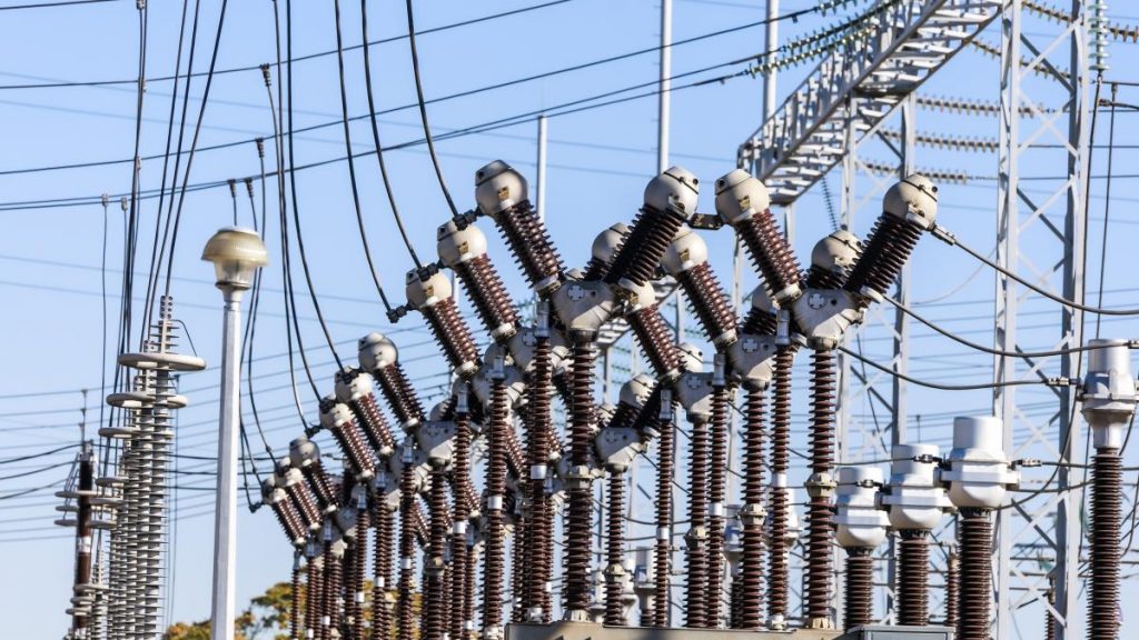 La CNMC se reunirá el lunes para rectificar la remuneración eléctrica a los cambios del Consejo de Estado