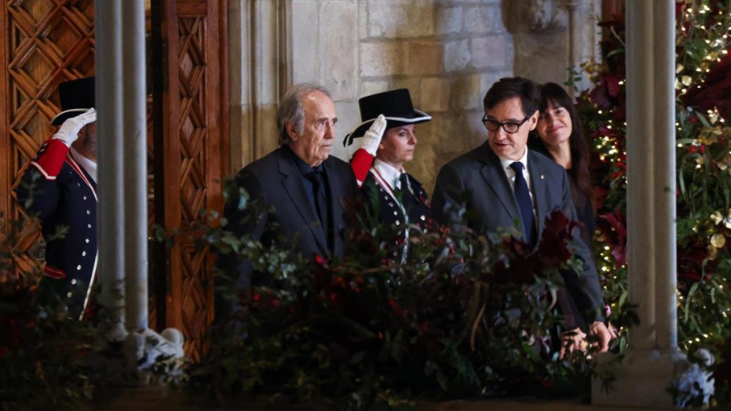 La Medalla de Oro de Serrat y Espert, catalanes universales La Medalla de Oro de Serrat y Espert, catalanes universales