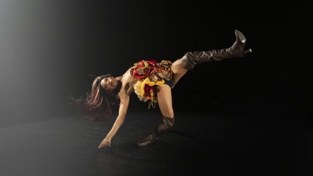 La escena cultural del ballroom abandona la clandestinidad y se instala en el Mercat de les Flors. La escena cultural del ballroom abandona la clandestinidad y se instala en el Mercat de les Flors.