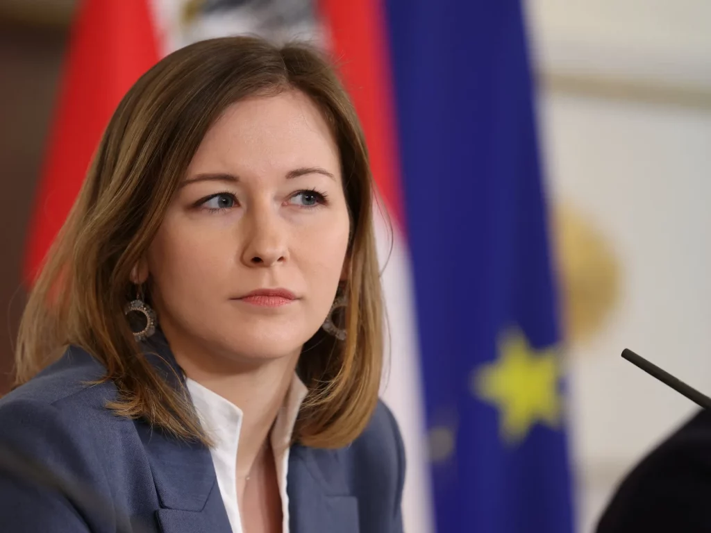 Legisladores austriacos aprueban la prohibición del velo para menores de 14 años en las escuelas | Noticias de religión