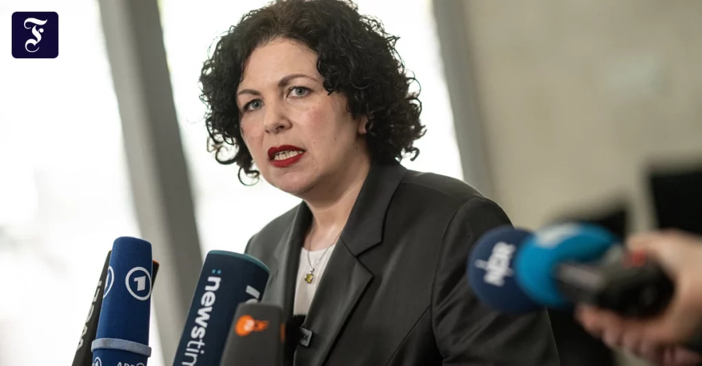 Liveblog Bundespolitik: Deutliche Mehrheit gegen Neuauszählung der Wahl zeichnet sich ab Liveblog Bundespolitik: Deutliche Mehrheit gegen Neuauszählung der Wahl zeichnet sich ab