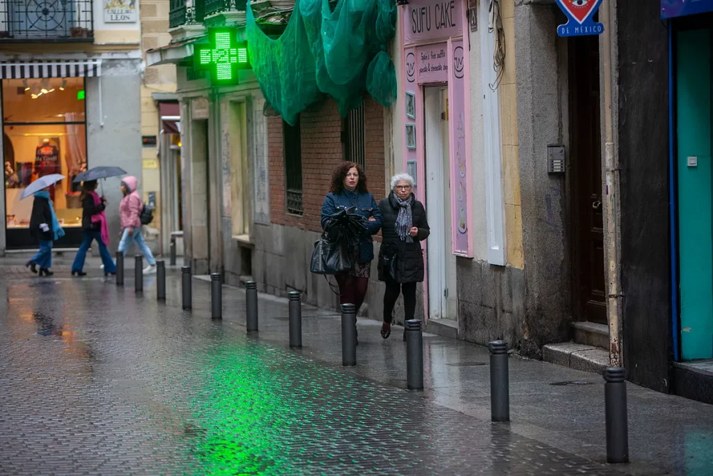 Los 70 pueblos más pequeños de Madrid tendrán 'telefarmacia' y estarán "cardioprotegidos"