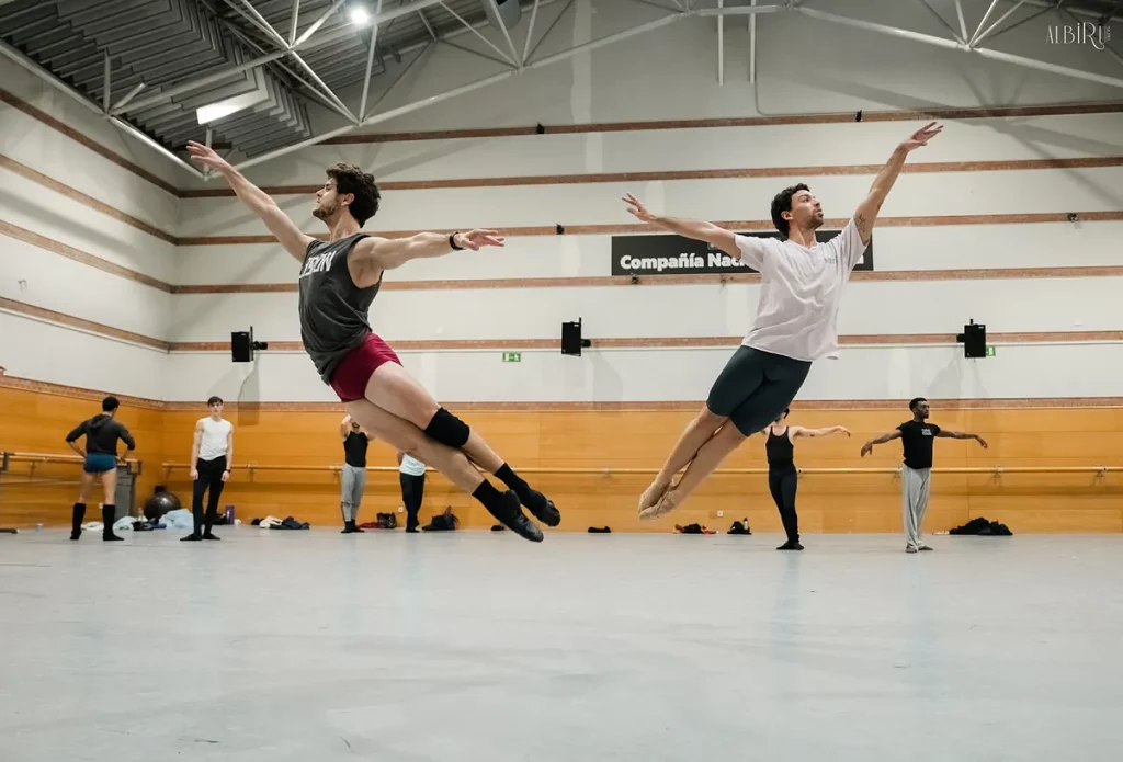 Los bailarines de la Compañía Nacional de Danza y del Ballet Nacional irán a la huelga el 19 de diciembre por su "precariedad laboral" Los bailarines de la Compañía Nacional de Danza y del Ballet Nacional irán a la huelga el 19 de diciembre por su "precariedad laboral"