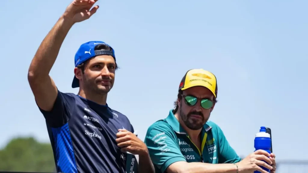 Los "expertos" de la F1 colocan a Fernando Alonso como uno de los mejores pilotos del año y se olvidan de Carlos Sainz.