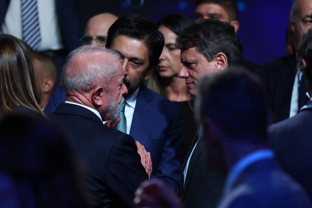 Lula, Tarcísio y Nunes trocam acusacionesções em crisis da Enel - 15/12/2025 - Poder